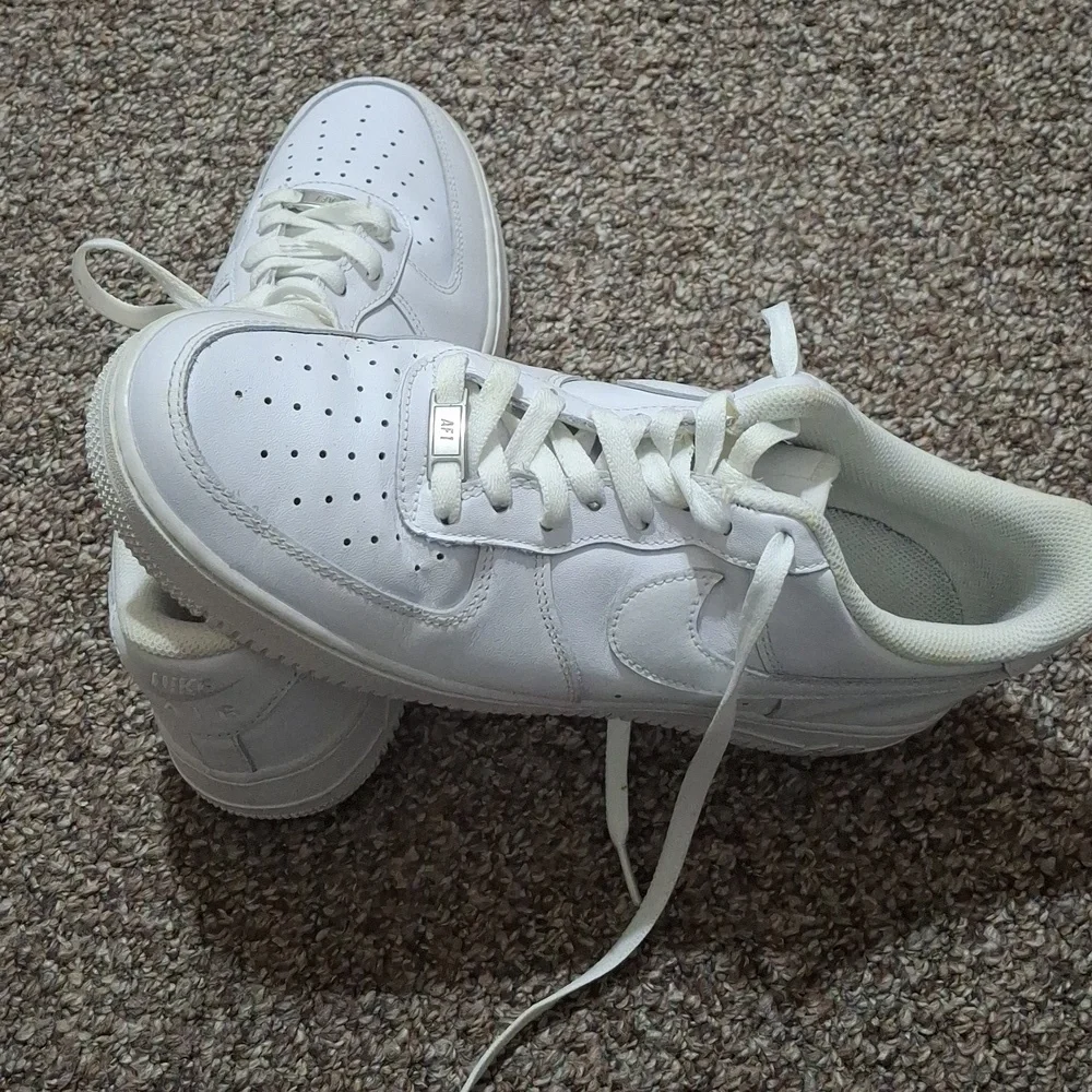 Nike Air Force 1 Low White Sneakers - Picture 6 of 6